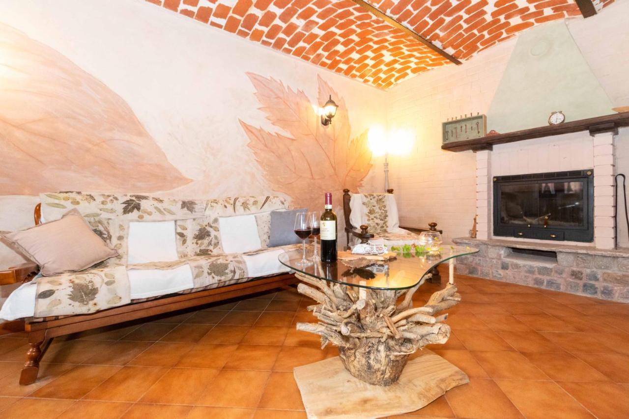 Villa Casa Delle Foglie Sussurranti Asti Exterior foto