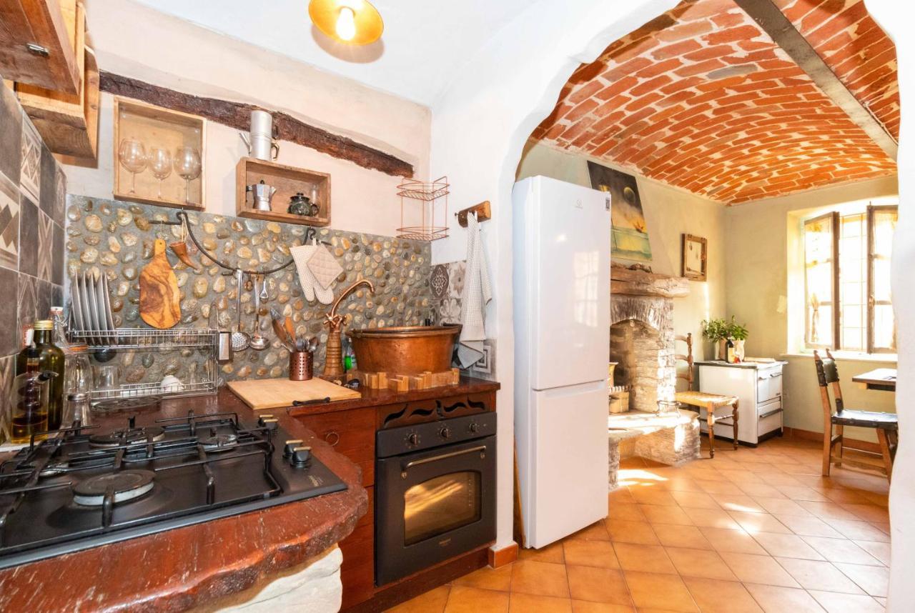 Villa Casa Delle Foglie Sussurranti Asti Exterior foto